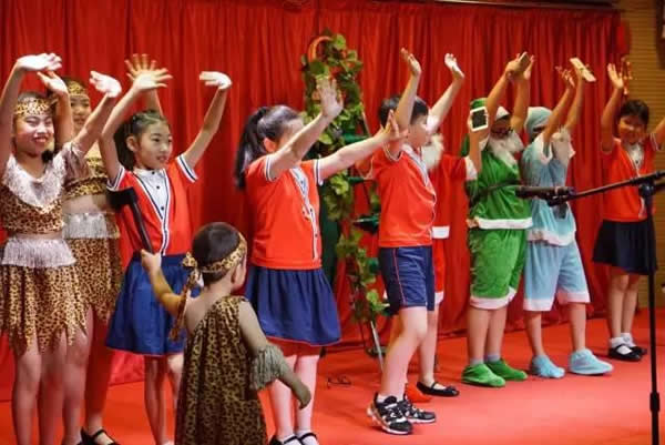 迪士尼配音小演员从幕后走到台前——《来自火星的刻度盘》首演大获成功！